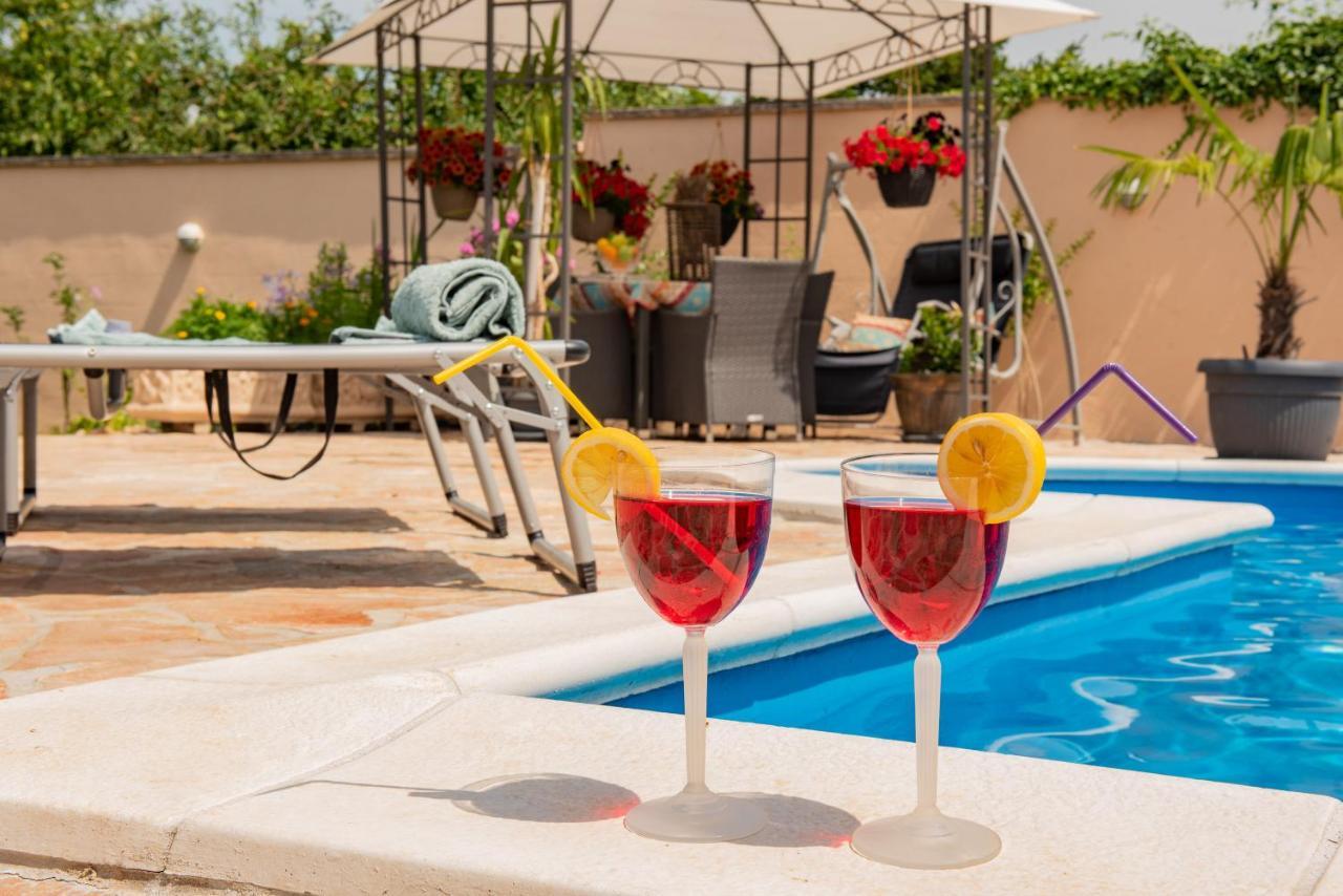 מוסטר Villa Bella מראה חיצוני תמונה
