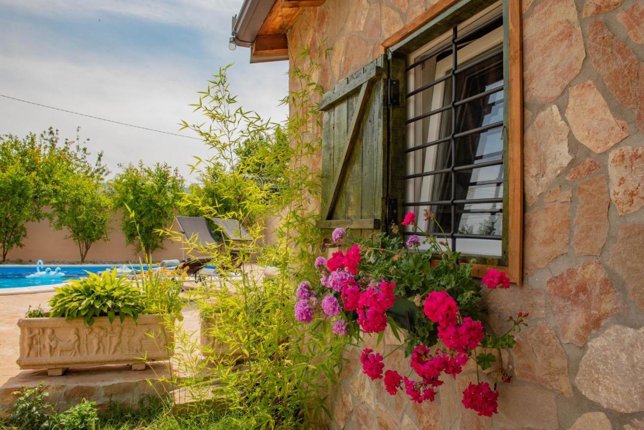 מוסטר Villa Bella מראה חיצוני תמונה