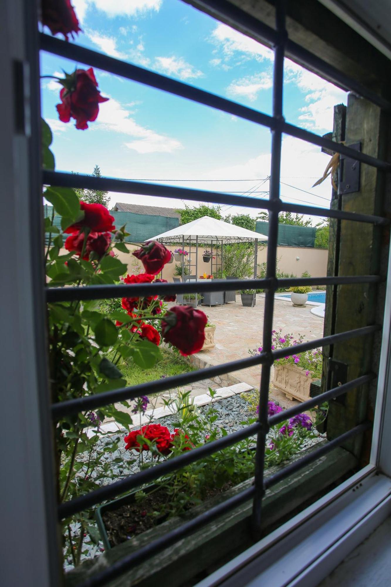 מוסטר Villa Bella מראה חיצוני תמונה