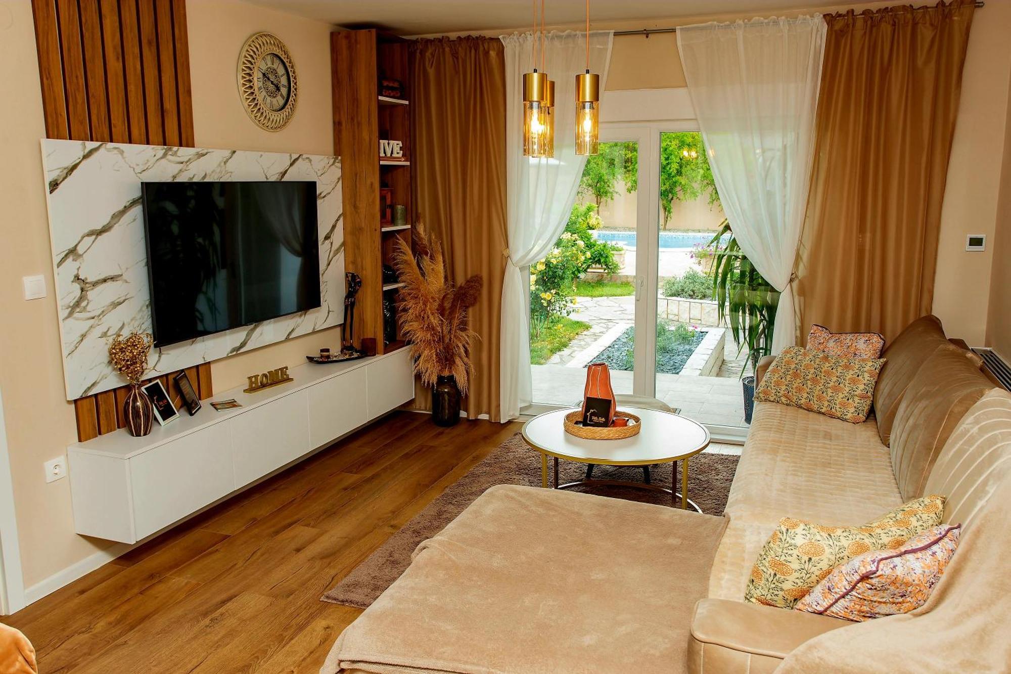 מוסטר Villa Bella מראה חיצוני תמונה