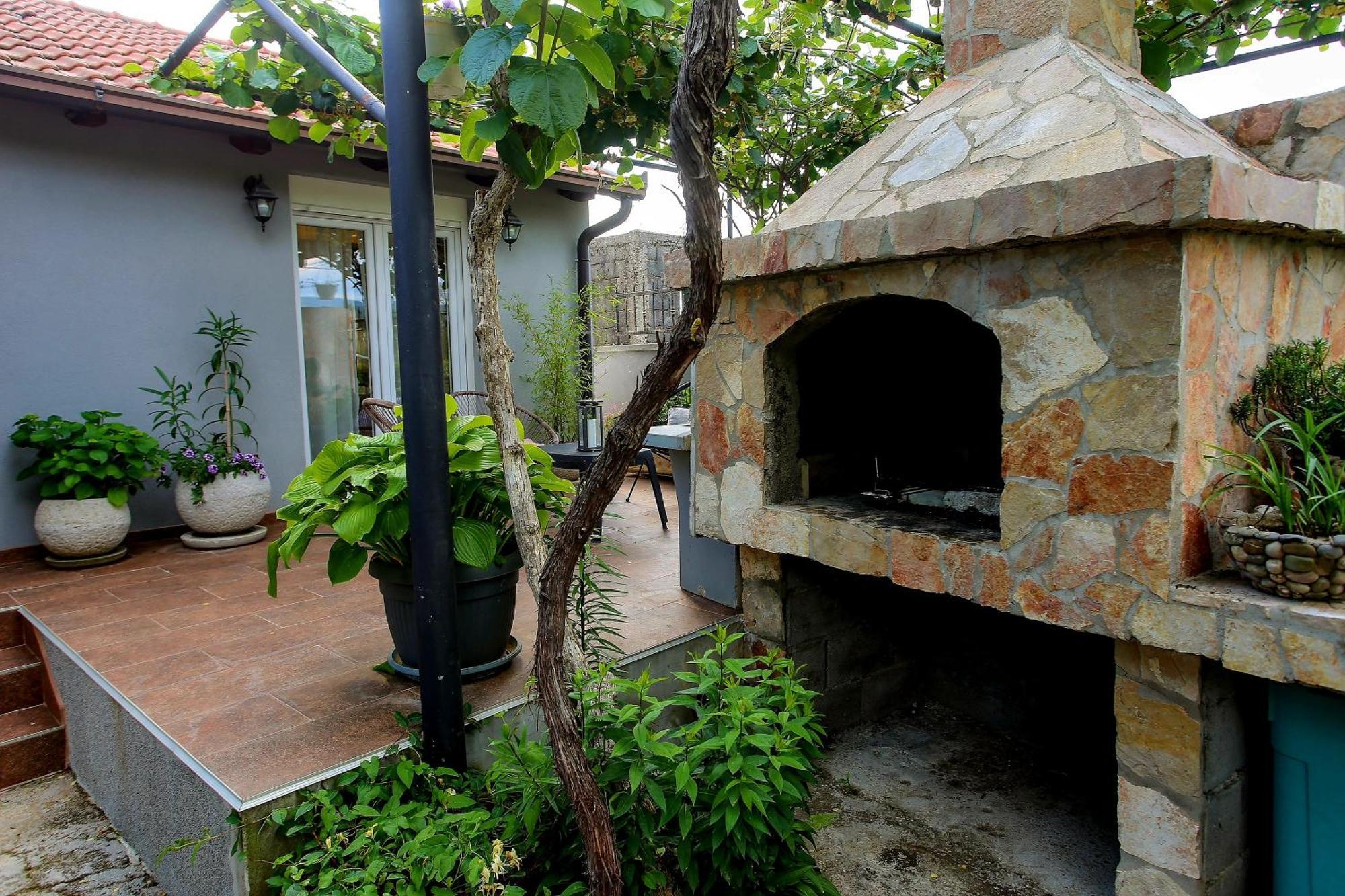 מוסטר Villa Bella מראה חיצוני תמונה